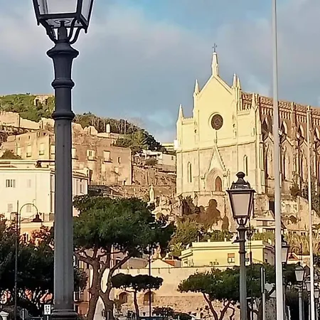 Vic O Mar 3* Gaeta